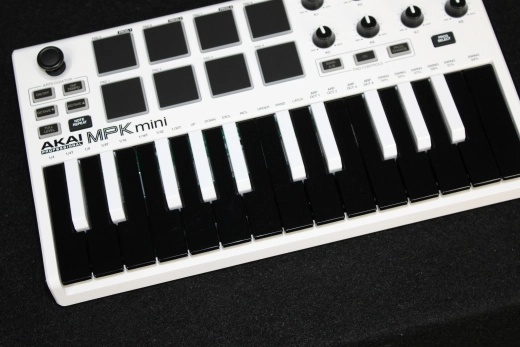 Akai - MPK MINI II WHT 3