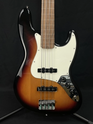 Fender Player J-Bass Fretless 3-Tone Sunburst 2