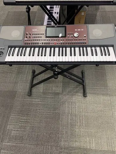 Korg - PA700