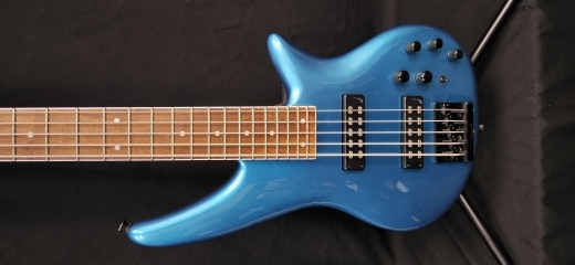 Jackson X Spectra Bass V - Electric Blue 2