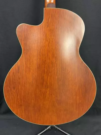 Godin Guitars - 5th Avenue CW Kingpin 2