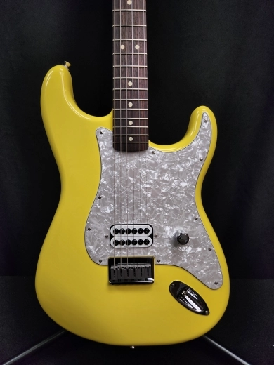 Store Special Product - Fender - Tom Delonge Stratocaster - Graffiti Yellow