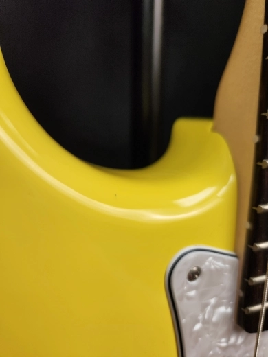 Store Special Product - Fender - Tom Delonge Stratocaster - Graffiti Yellow