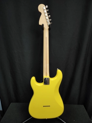 Fender - Tom Delonge Stratocaster - Graffiti Yellow 5