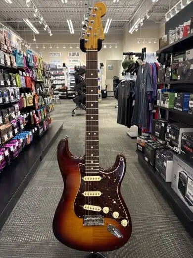 Fender - 70th Anniversary American Pro Strat