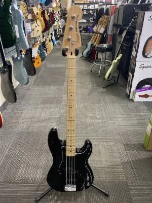 Squier - Affinity P Bass