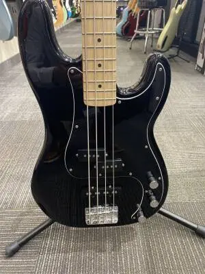 Squier - Affinity P Bass 2