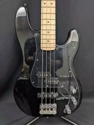 Squier - Affinity PJ Bass - Black 2