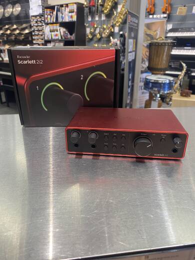 Focusrite - SCARLETT2I2MK4