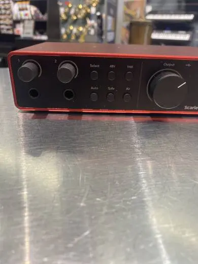 Focusrite - SCARLETT2I2MK4 2