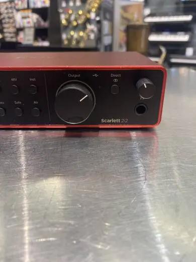 Focusrite - SCARLETT2I2MK4 2