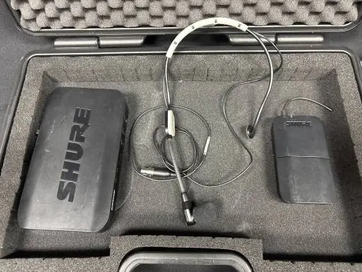Shure - BLX14/P31 Headset Wireless System
