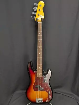 Fender - AM Pro II P Bass - 3-Tone Sunburst