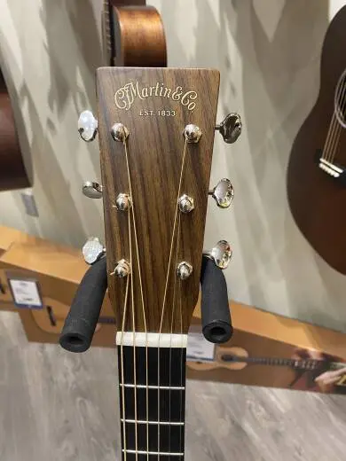 Martin Guitars - 0-18 2