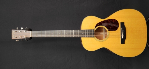 Martin Guitars - 0-18