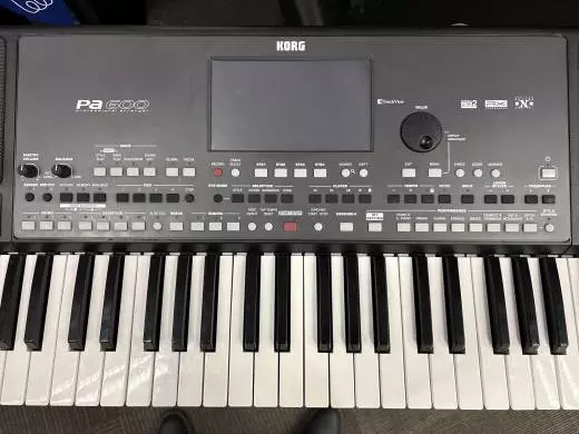 Korg - PA600 61 Key Arranger 2