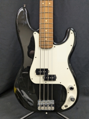 Fender - Player P Bass - Black 2