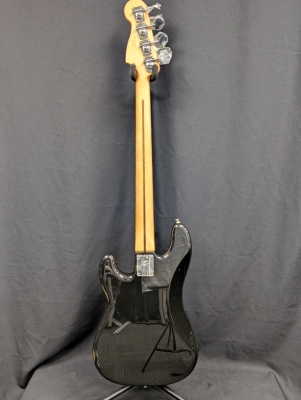 Fender - Player P Bass - Black 2