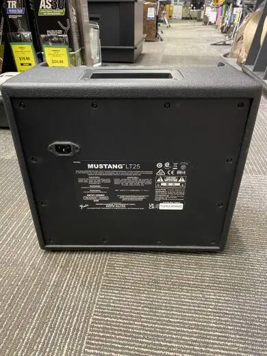 Fender - Mustang LT25 2