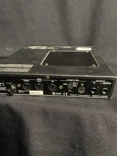 ROLAND JV-1010 2