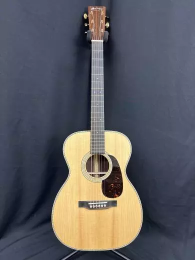 Martin Guitars - 00-28 MD