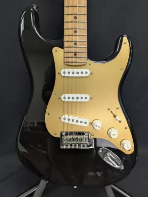 Fender - Player Strat Roasted Maple Neck - Black 2