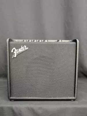 Store Special Product - Fender - Mustang LT25