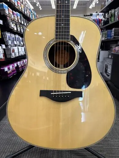 Store Special Product - Yamaha - LL16ARE