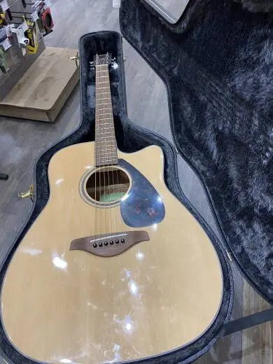 Yamaha - FGX800C 2