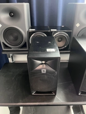 JBL - 705P