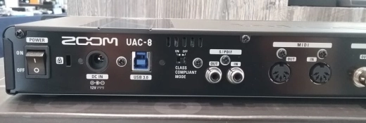 Zoom - UAC-8 2