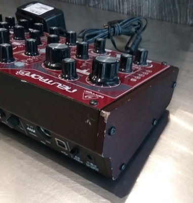 Behringer Neutron 2