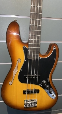 Fender - Suona Thinline Bass 2