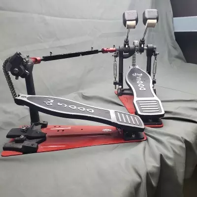 DW 5000 ACCEL. SOLID FOOTBOARD DOUBLE PEDAL 2
