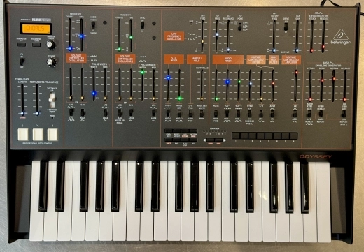Behringer - ODYSSEY Analog Synth