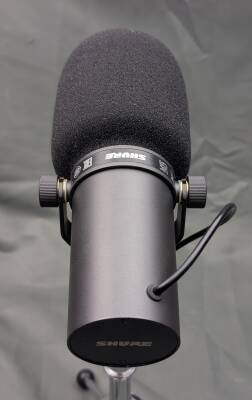 Shure SM7B Large Diaphragm Cardioid Dynamic Microphone