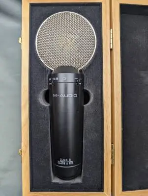 M-AUDIO LUNA II FET CONDENSER MICROPHONE 2