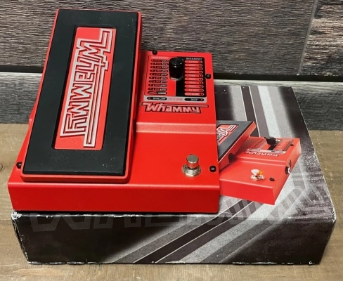 Digitech - WHAMMY-V Pitch Shift Pedal 2