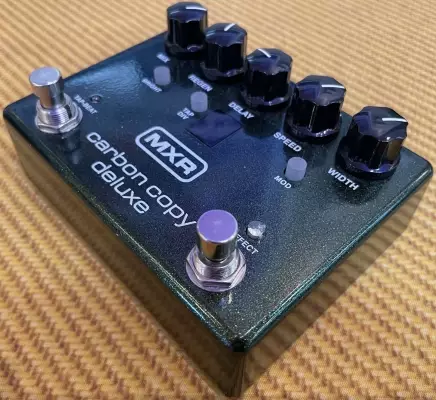 MXR - Carbon Copy Deluxe Analog Delay Pedal 2