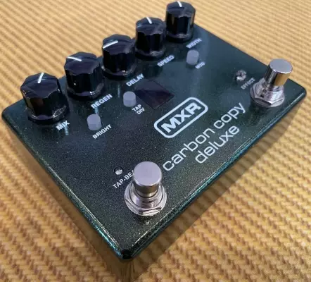 MXR - Carbon Copy Deluxe Analog Delay Pedal 3