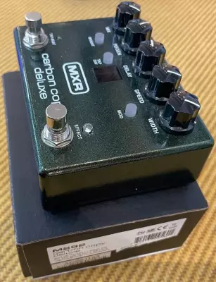 MXR - Carbon Copy Deluxe Analog Delay Pedal 4