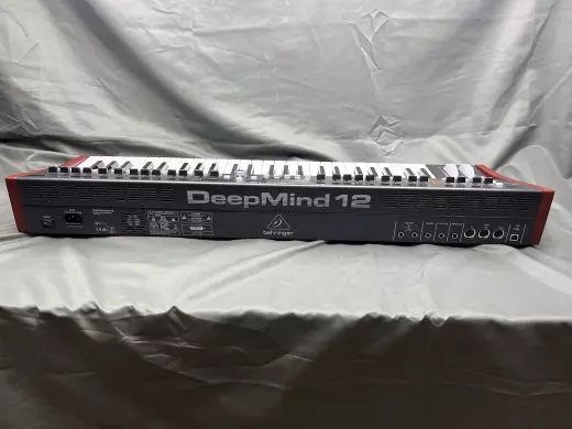 Behringer - DEEPMIND 12 2