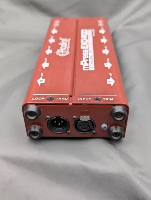 Radial - R800 8010 MPRESS PRESS-BOX, 2 MIC INPUT/LIMITER/8 OUT 2
