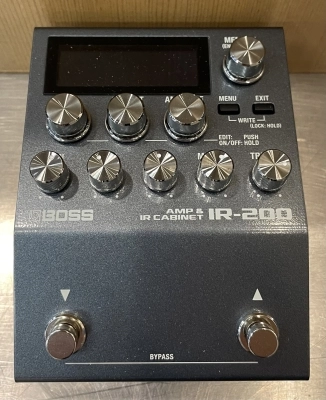 BOSS - IR-200 Amp and Cabinet Simulator