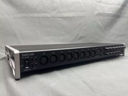 Tascam - US-16X08 2
