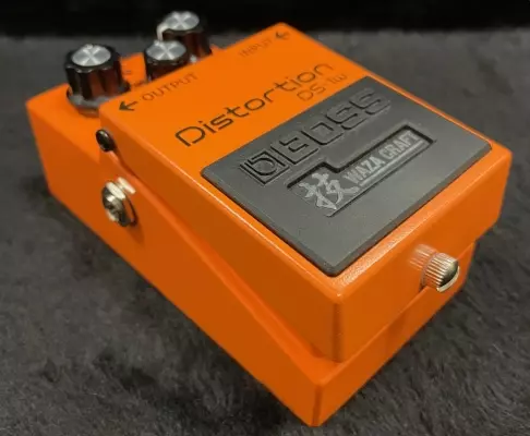 BOSS - DS-1W Distortion Pedal 4