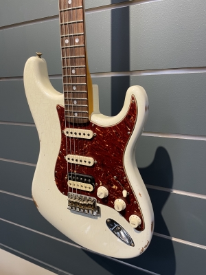 Fender - CS Limited '67 HSS Stratocaster Aged Olympic White 4