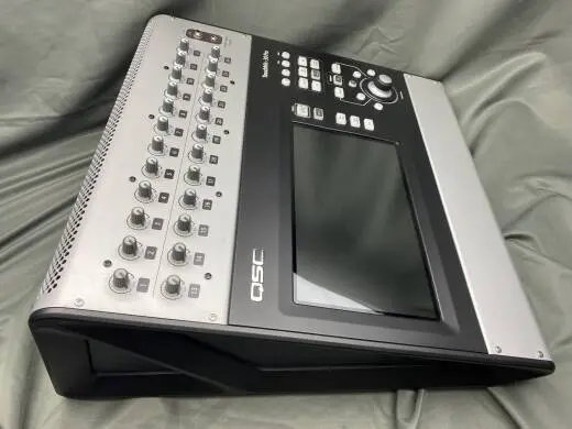 QSC - TOUCHMIX-30 2