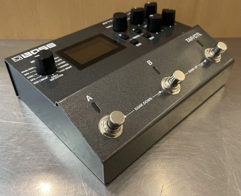 BOSS - RV-500 Reverb Pedal 3