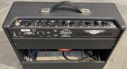 Traynor - YCV40 Tube Combo Amp 2